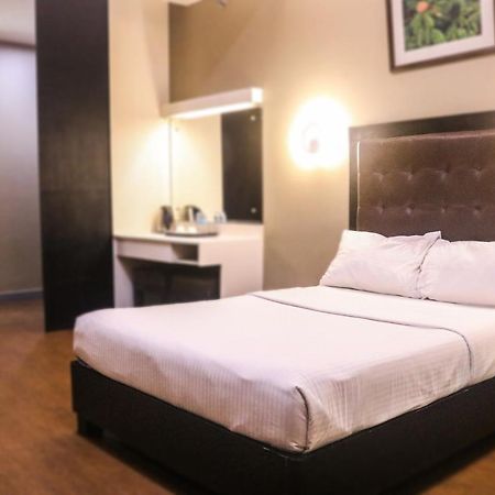 Tagum The Lucky 9 Budget Hotel מראה חיצוני תמונה