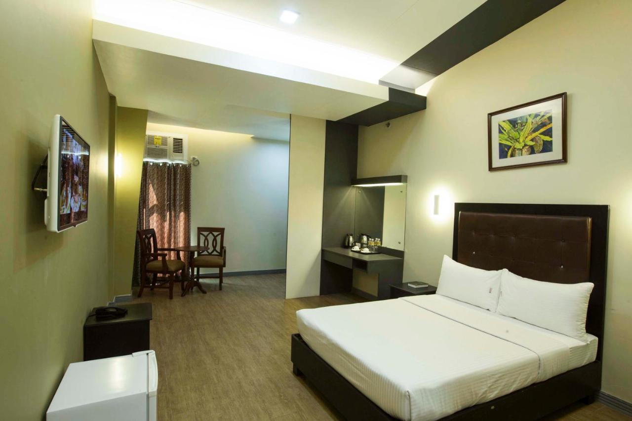 Tagum The Lucky 9 Budget Hotel מראה חיצוני תמונה