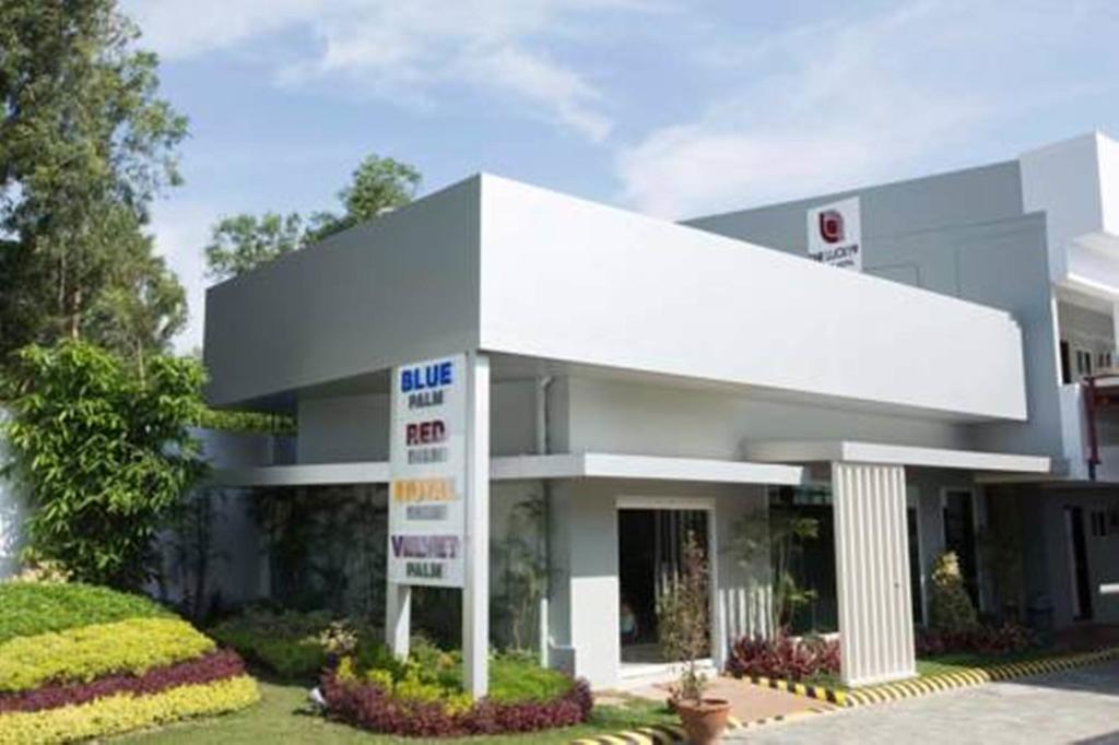Tagum The Lucky 9 Budget Hotel מראה חיצוני תמונה