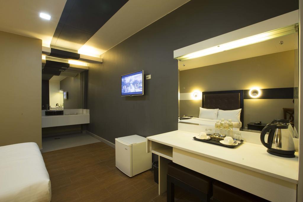 Tagum The Lucky 9 Budget Hotel מראה חיצוני תמונה