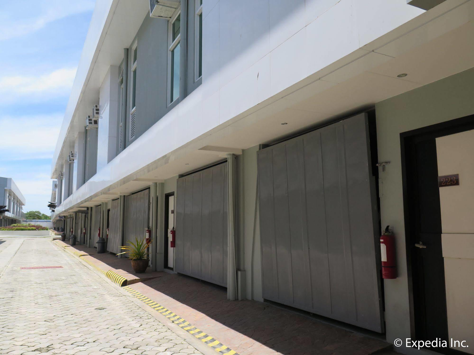 Tagum The Lucky 9 Budget Hotel מראה חיצוני תמונה