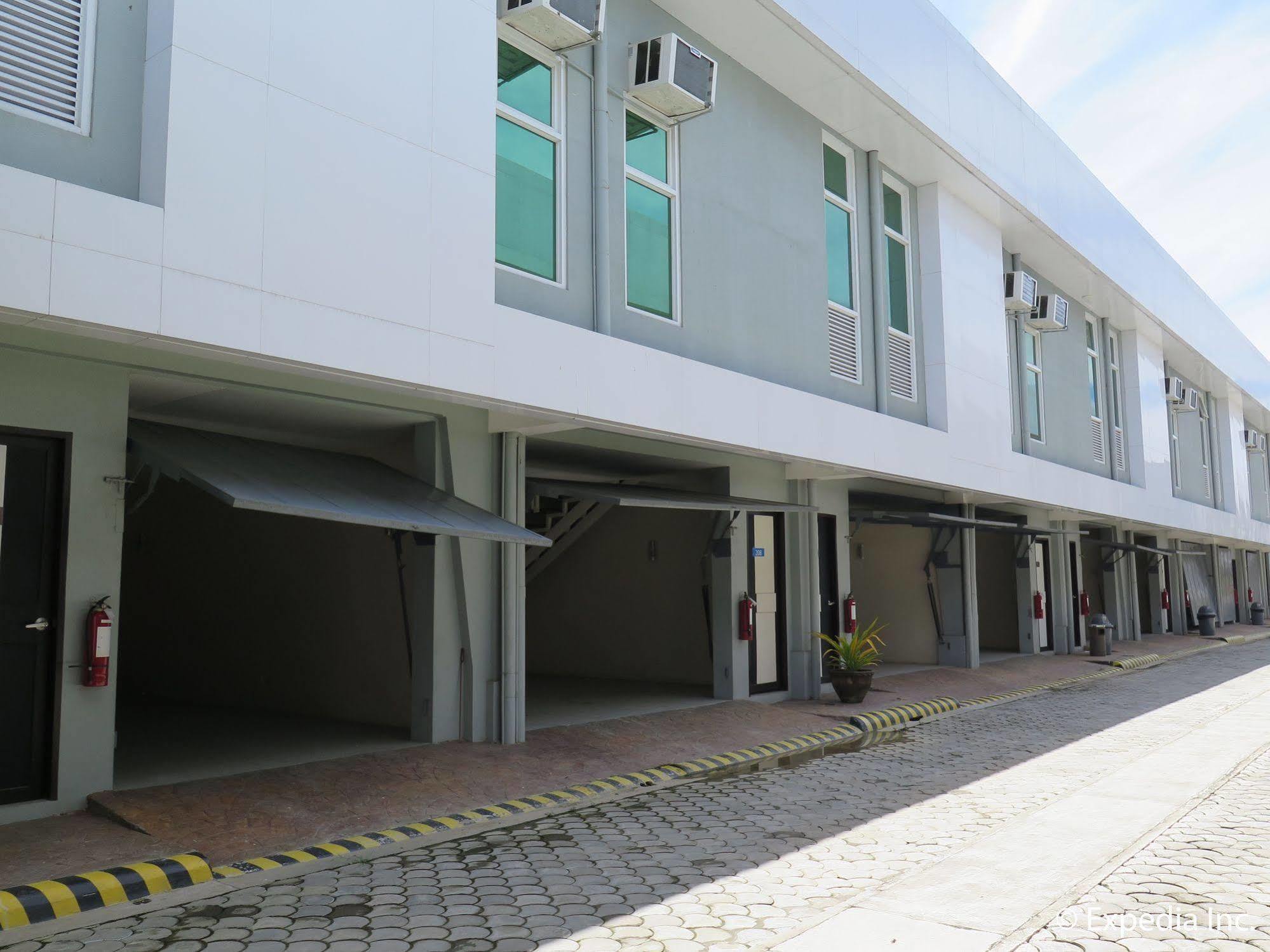 Tagum The Lucky 9 Budget Hotel מראה חיצוני תמונה