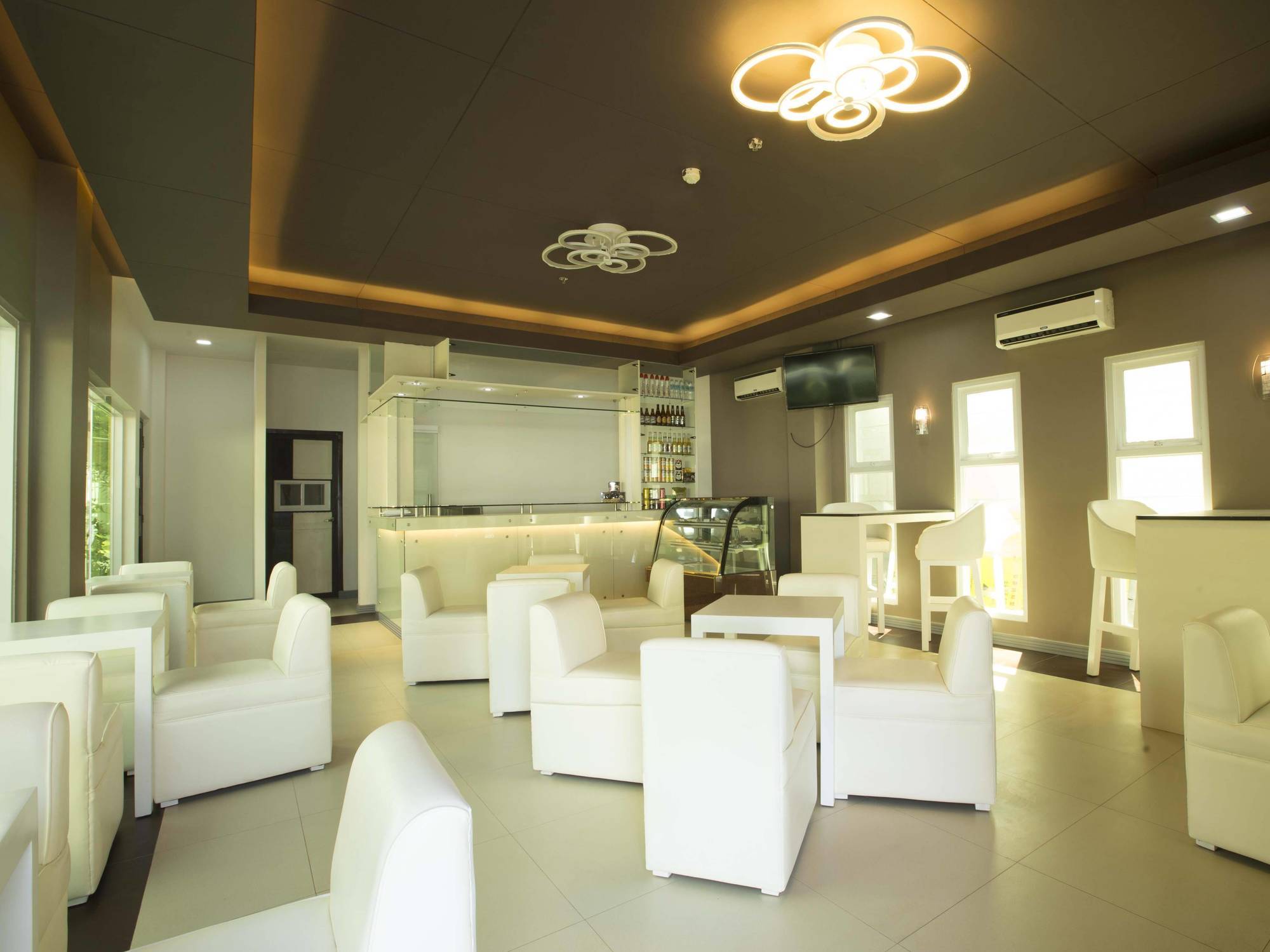 Tagum The Lucky 9 Budget Hotel מראה חיצוני תמונה