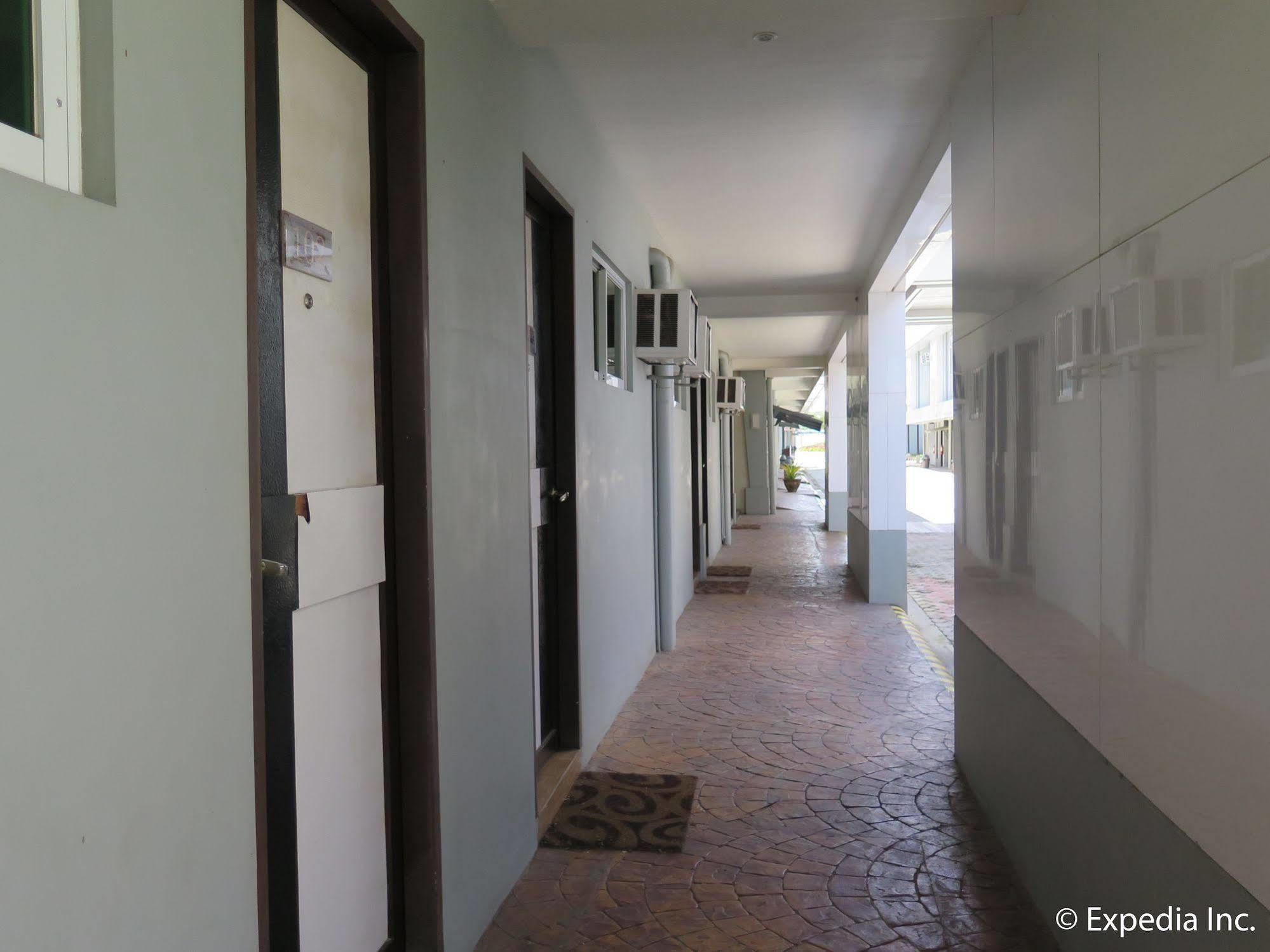 Tagum The Lucky 9 Budget Hotel מראה חיצוני תמונה