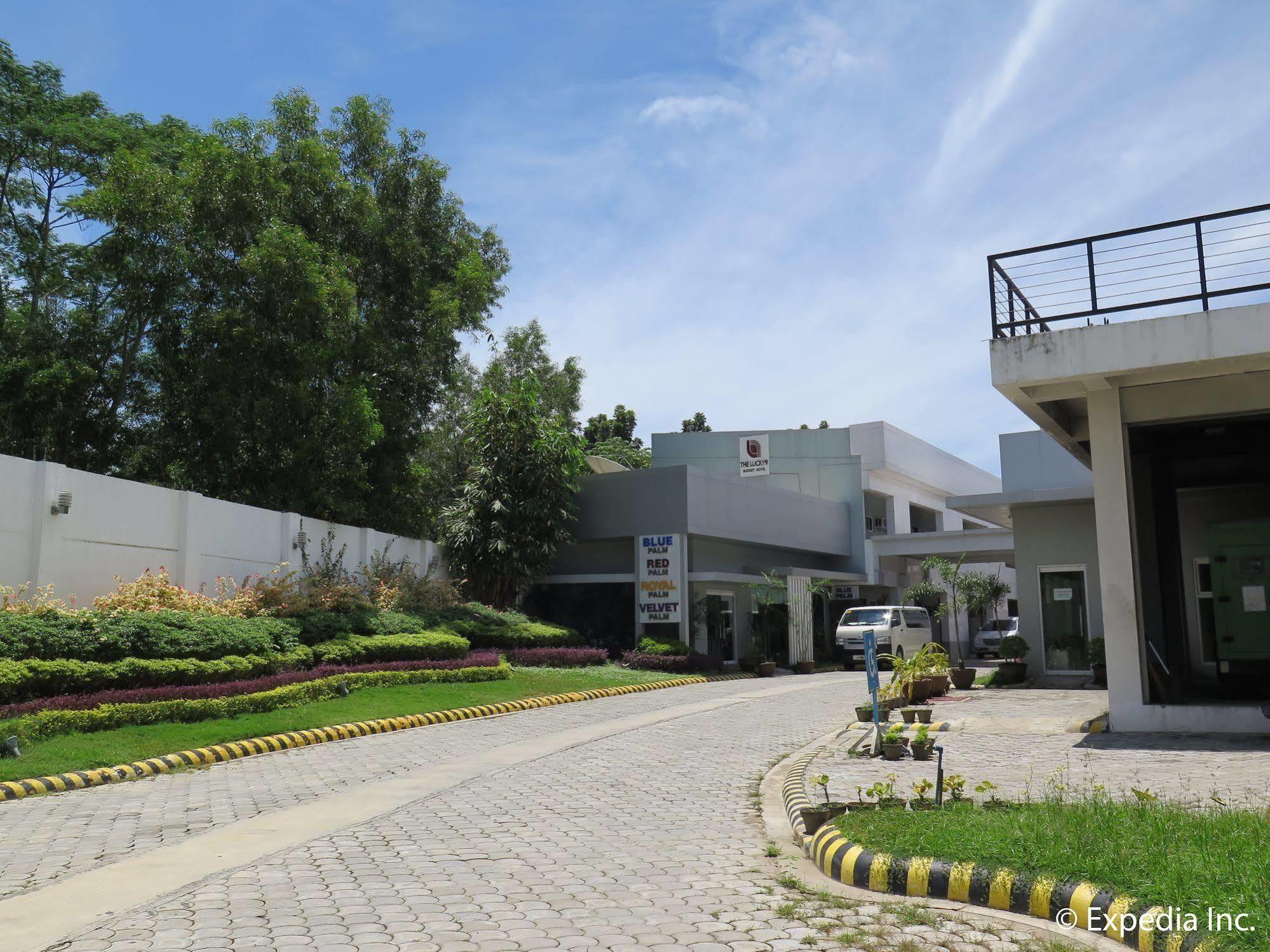 Tagum The Lucky 9 Budget Hotel מראה חיצוני תמונה