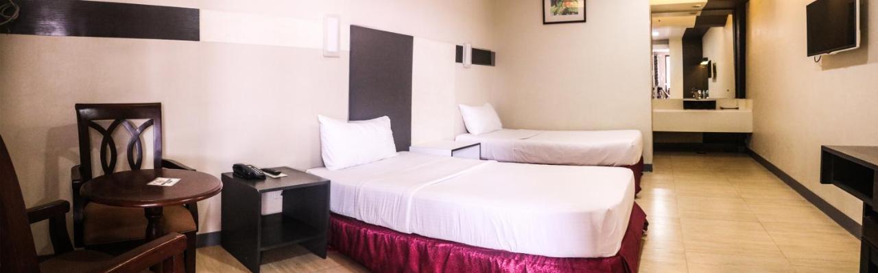 Tagum The Lucky 9 Budget Hotel מראה חיצוני תמונה